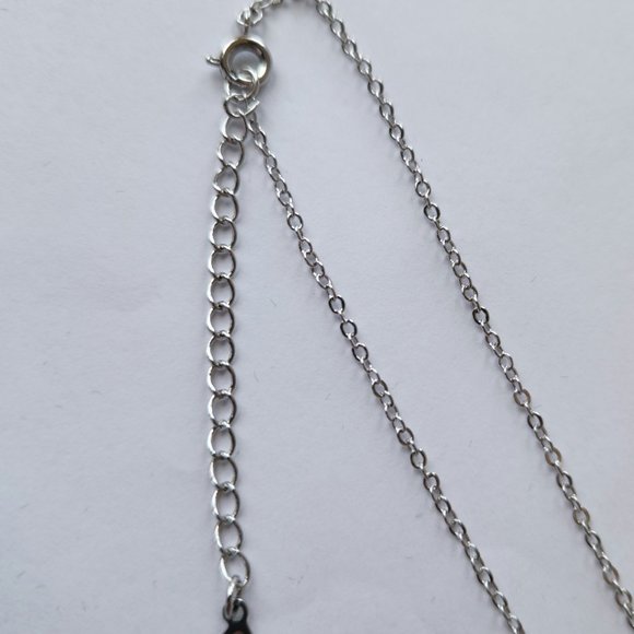 NWT  Blue crystal silver heart pendant necklace, adjustable 18" to 20". - Picture 6 of 7